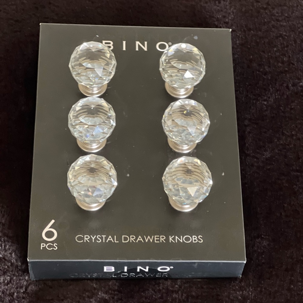 BINO 6 Piece Faceted Crystal Cabinet or Drawer Knobs / Pull Handles